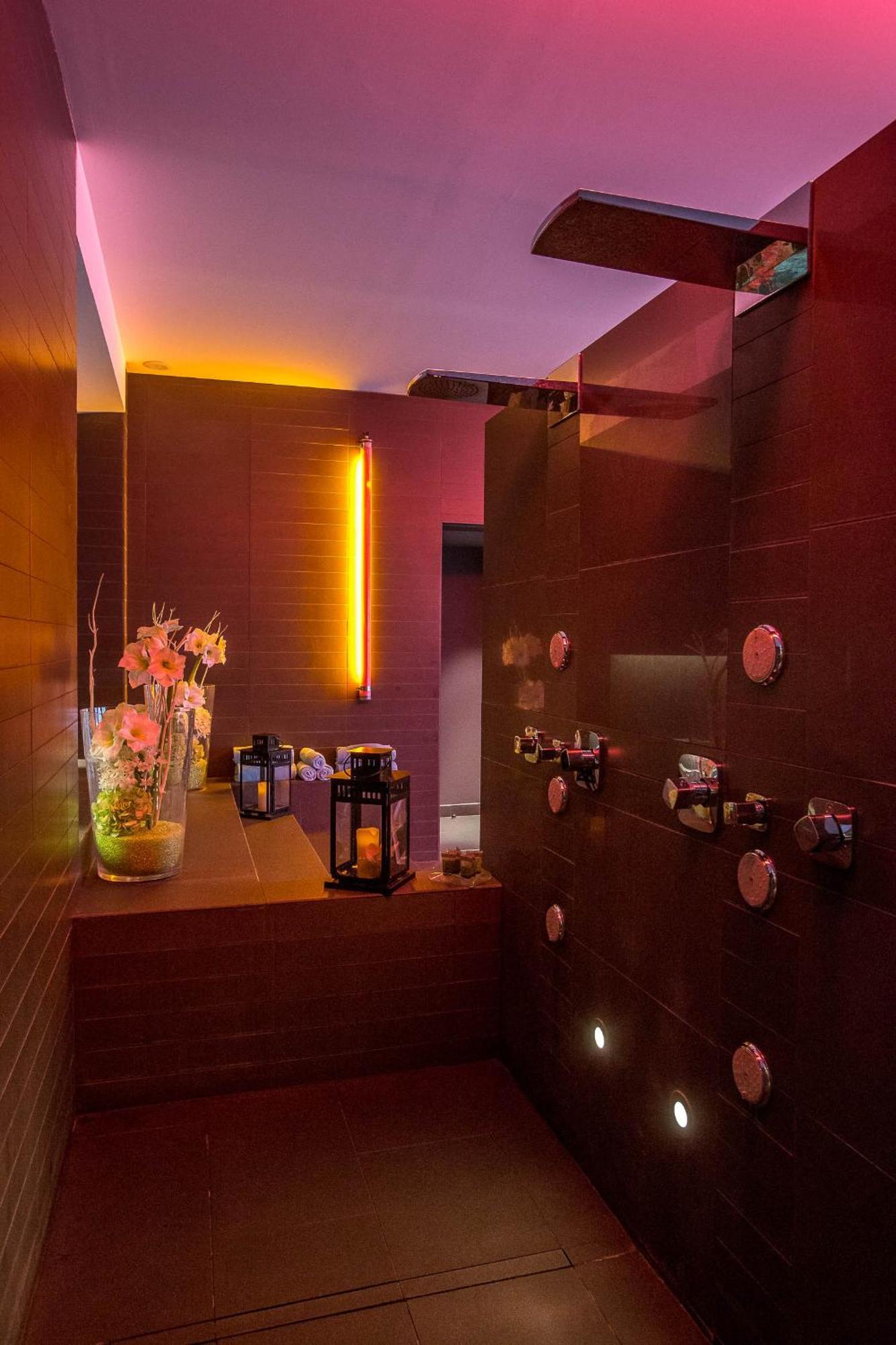 Hotel Royal - Luxury Hotel, Residence, & 4*