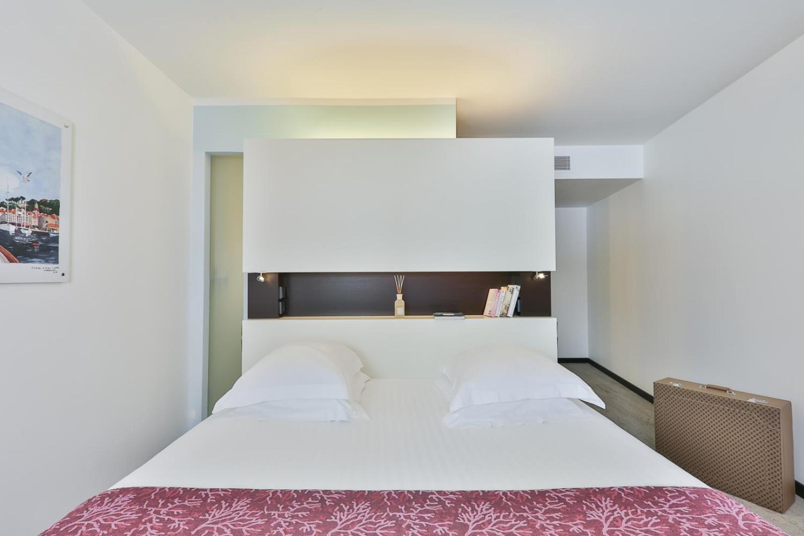Hotel Royal - Luxury Hotel, Residence, & 4*